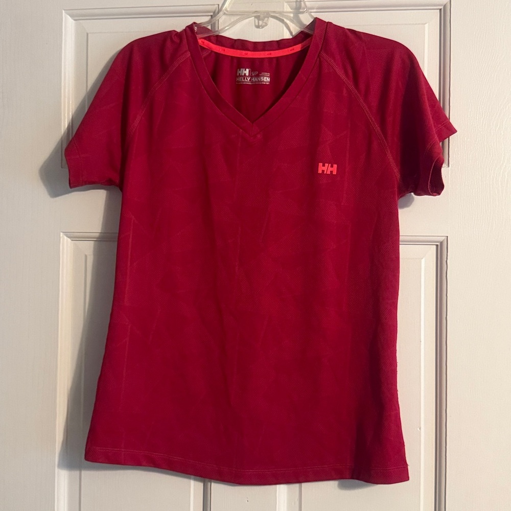 Helly Hansen Deep Red V-Neck breathable tech tee size small